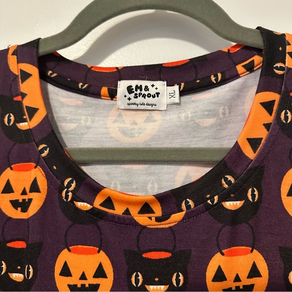 Hallowe’en Night Dress with Flutter Sleeves - Picture 3 of 4